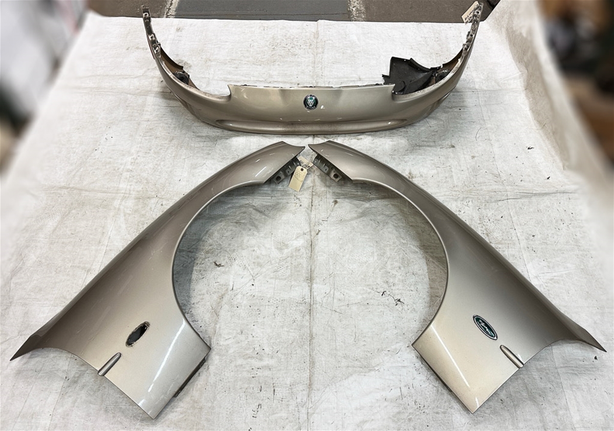 Jaguar Bumper Cover Front XK8 >2000