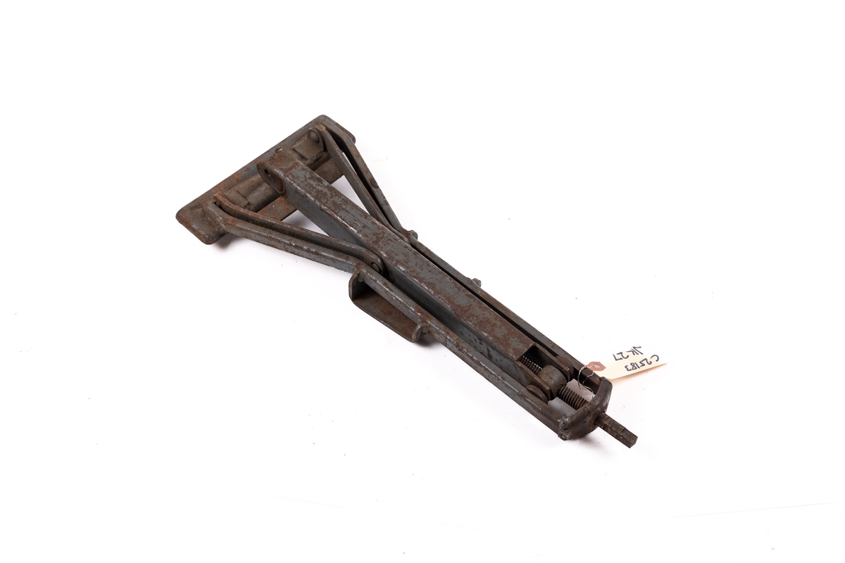 Jaguar E-Type Roadster/Coupe Metallifacture Scissor Jack (Series I 4.2 / Early Series II 4.2) - USED - JK17