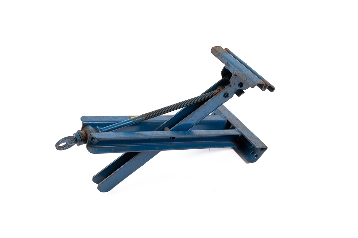 Jaguar Metallifacture Scissor Jack With Crank