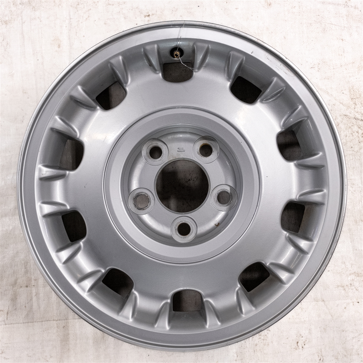 Jaguar Wheel Crown 16 Silver USED